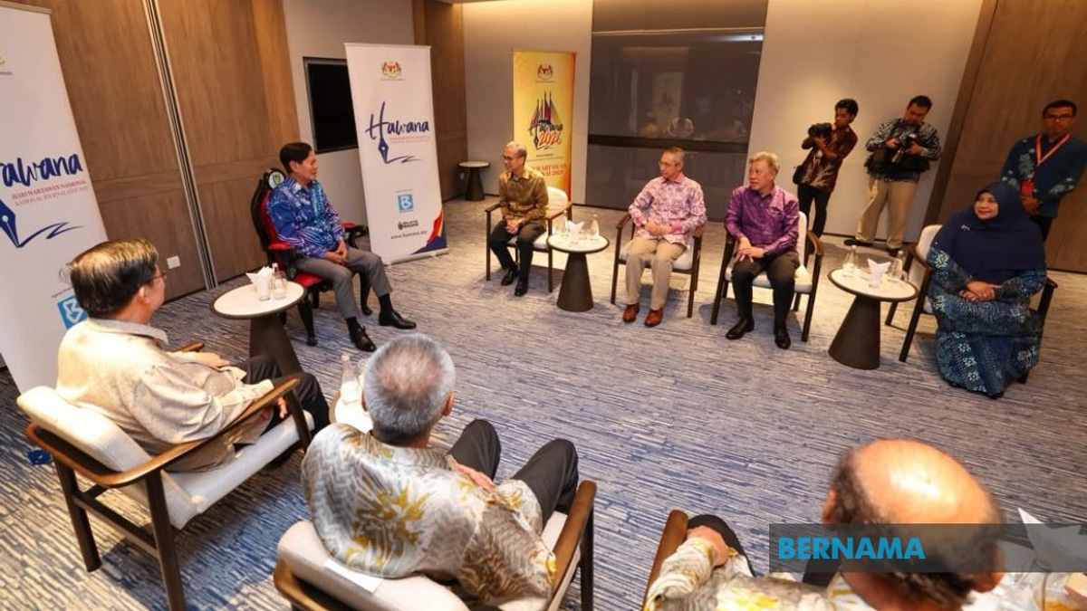 Fahmi Urges ASEAN Media to Unite Against Misinformation Through Regional Cooperation