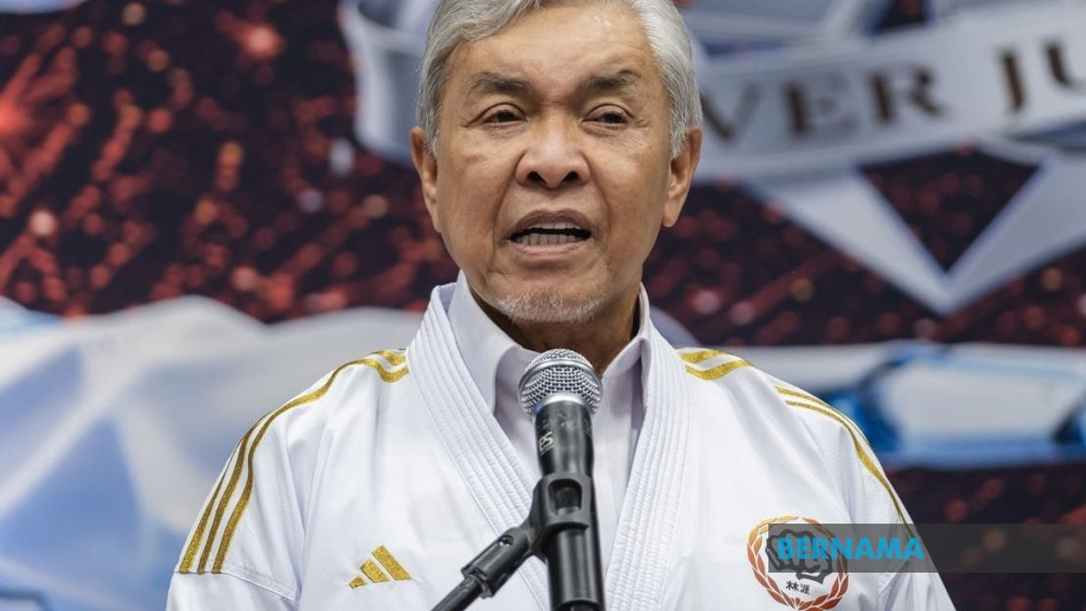 BN Takes Measured Stance as Leaders Exit Ahead of Johor Election