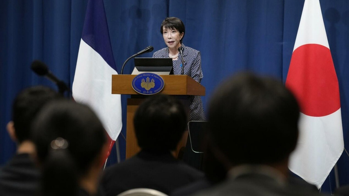 Japan's Takaichi Faces Declining Support as Economic Pressures Mount