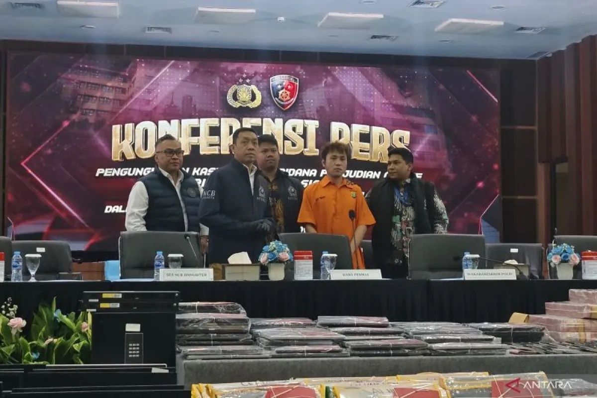 Chinese Scam Kingpin Arrested at Jakarta Airport on Interpol's Wanted List