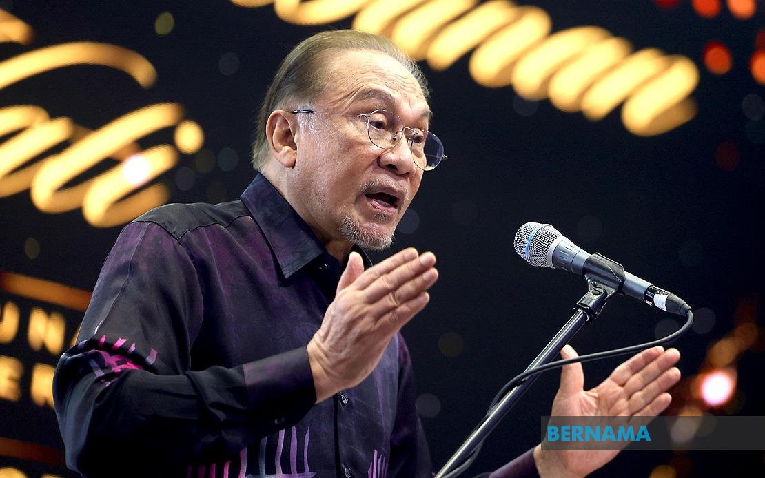 Anwar Urges Malaysians to Reject Divisive Racial Rhetoric