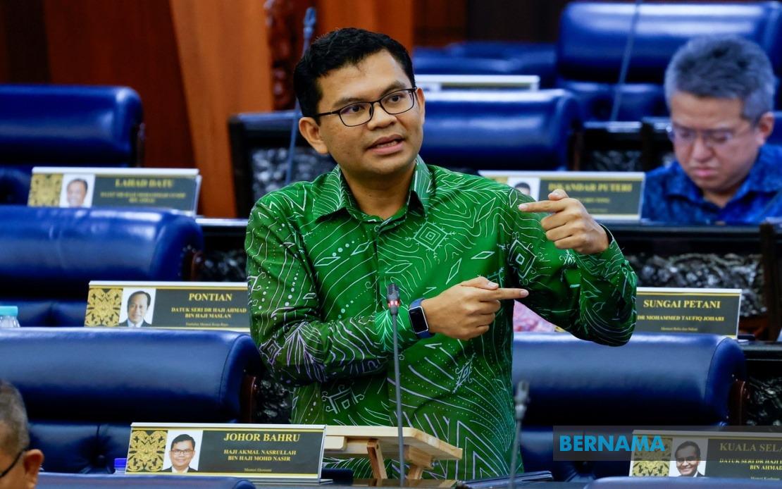 Malaysia's Labour Market Shows Resilience as Job Losses Decline, Minister Reports