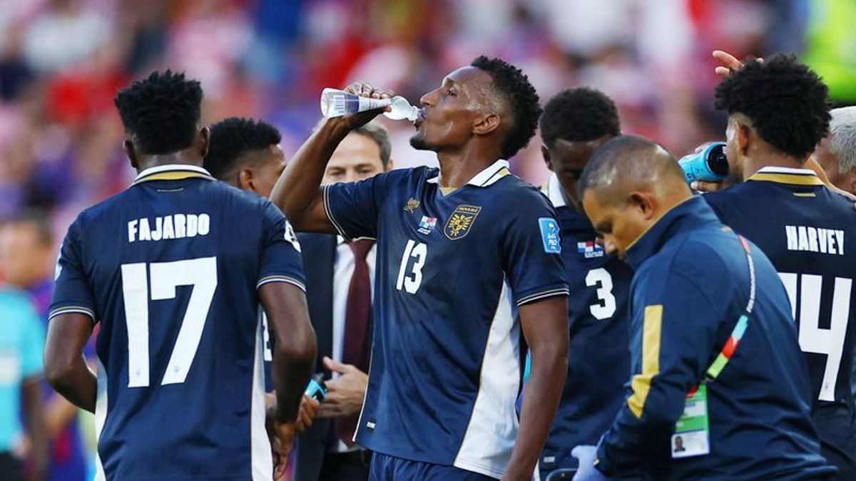 FIFA Chief Infantino Defends World Cup Hydration Breaks as Purely Sporting Measure