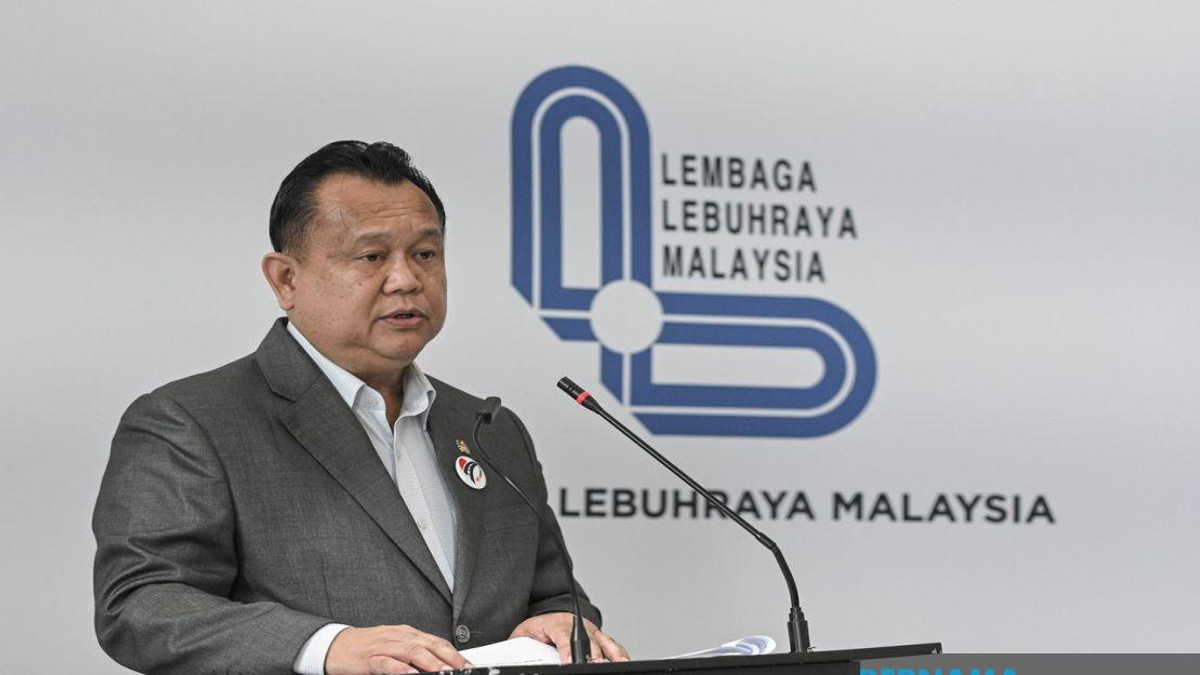 Government Invests RM25.2 Million in Solar LED Highway Lighting to Cut Road Accidents