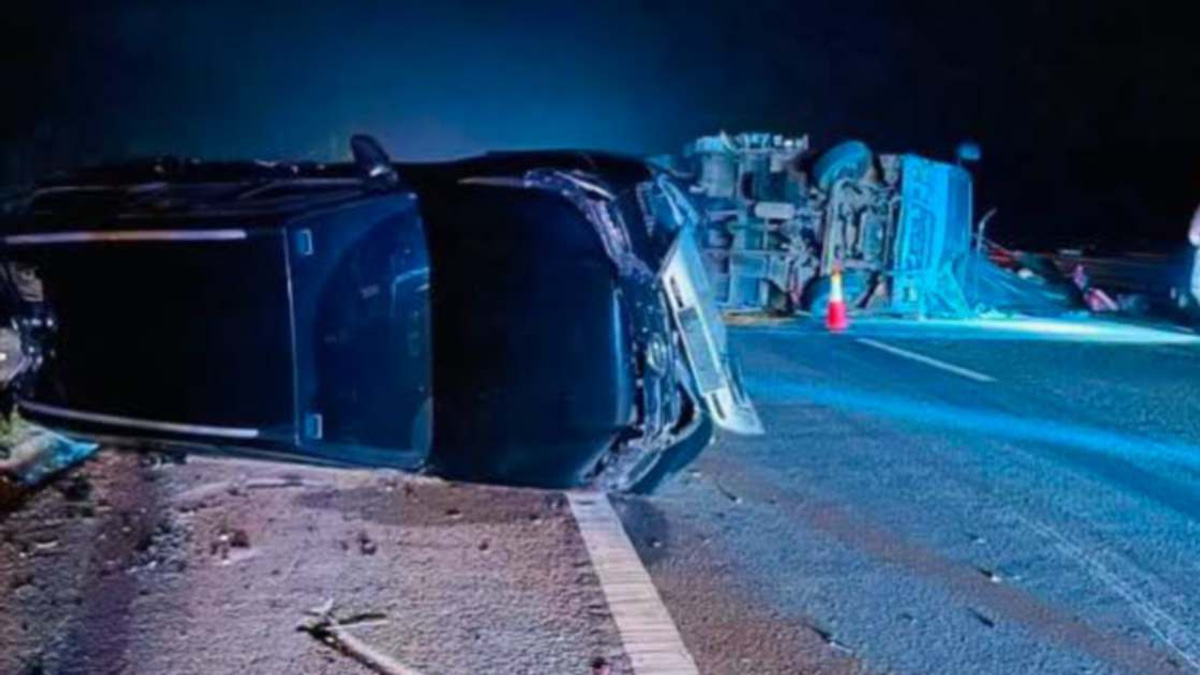 Three media officers attached to Deputy Prime Minister Zahid escape serious injury in multi-vehicle expressway collision
