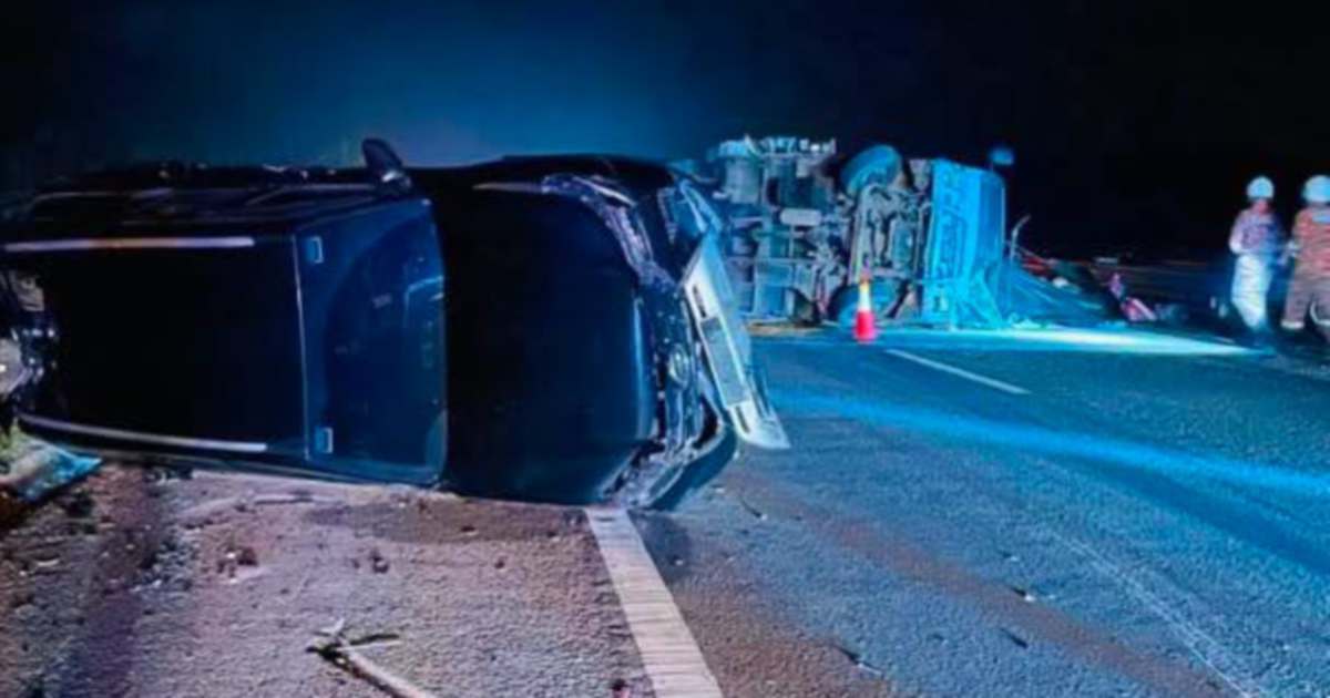 Three media officers attached to Deputy Prime Minister Zahid escape serious injury in multi-vehicle expressway collision