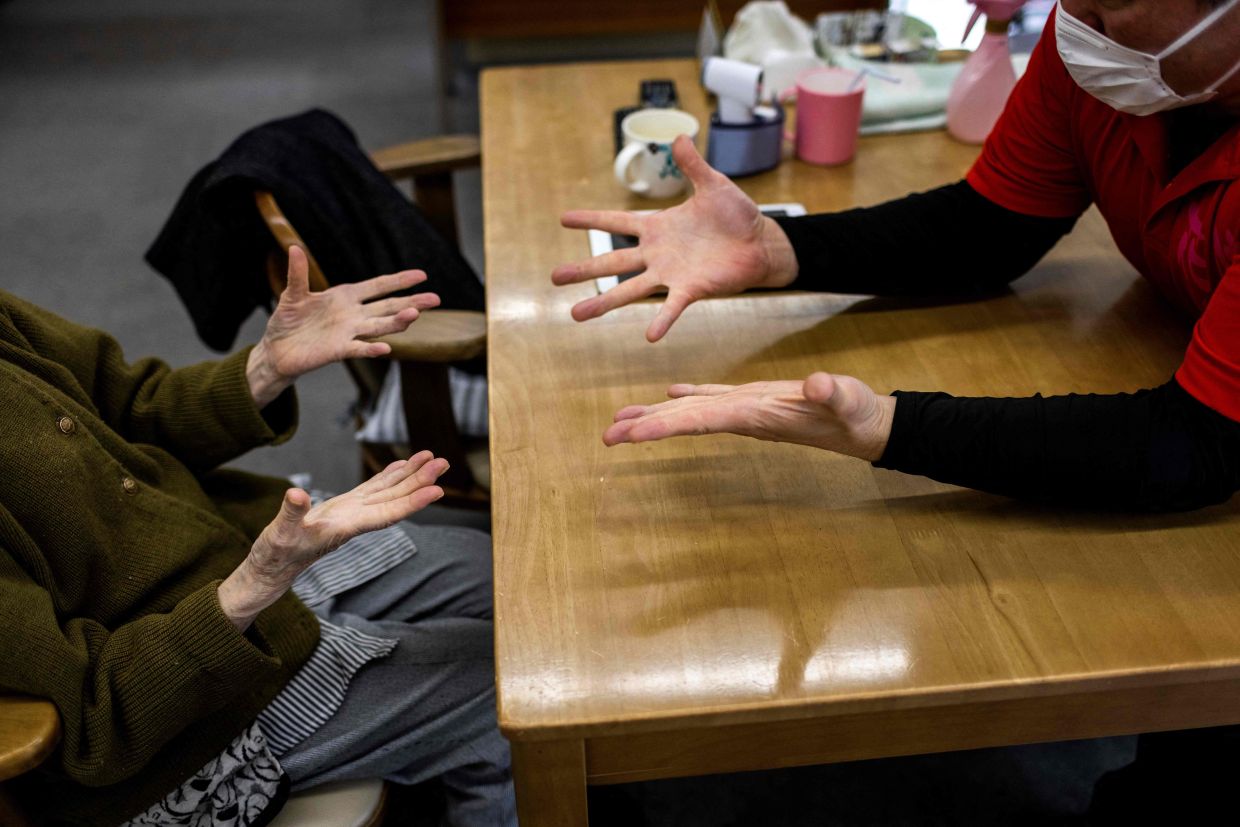 Japanese Doctor's Provocative Novel on Amputation Care Sparks Debate Over Ageing Crisis