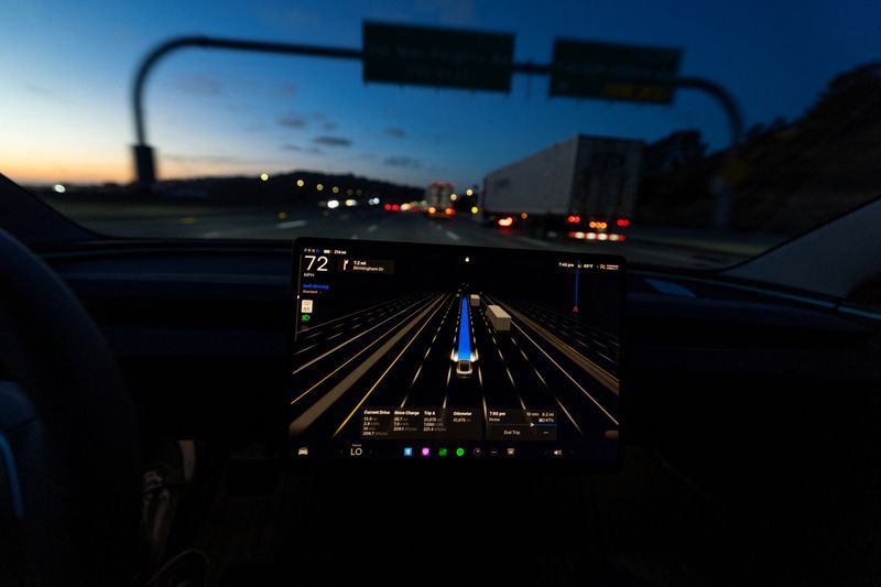 US Senators Demand NHTSA Review of Tesla's Self-Driving Safety Claims