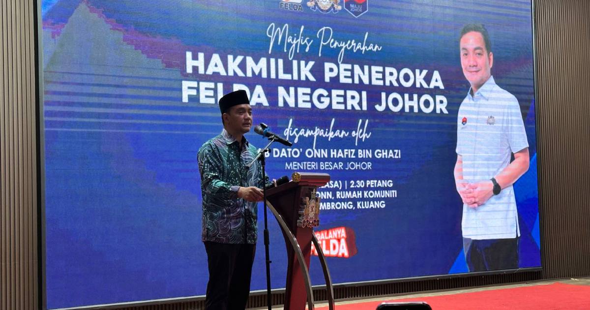 Johor Caretaker Menteri Besar Accuses Officials of Barring Him From Felda Settlement Event