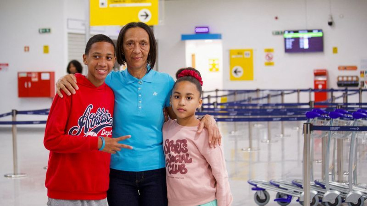 Cape Verde goalkeeper Vozinha's mother finally gets US visa to attend World Cup