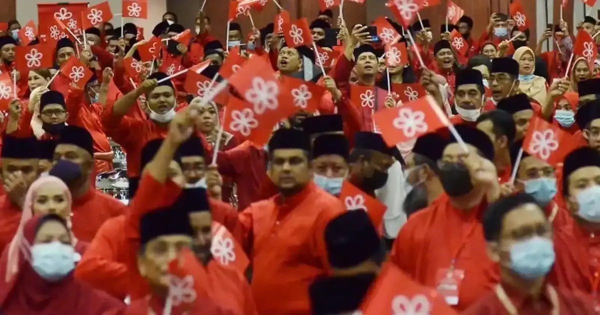 Bersatu's Coalition Position Untenable, Says PAS Treasurer
